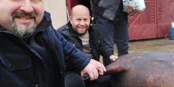 Clovnul-senator Dan Ivan recidivează! Vrea să dea lovitura vieții, dar se faultează singur. Din nou!