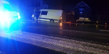 Iarna în Maramureş. Accident rutier la Seini, copac rupt pe strada V. Babeş din Baia Mare