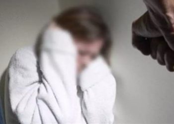 Ordine de protecție provizorii, emise de polițiștii din Fărcașa pe numele a doi bărbaţi care şi-au agresat şi şi-au ameninţat soţiile cu moartea