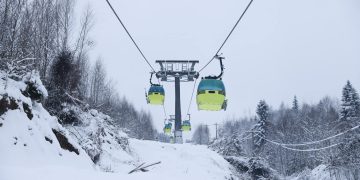 Pârtia olimpică şi telegondola din staţiunea Borşa, deschise turiştilor – foto