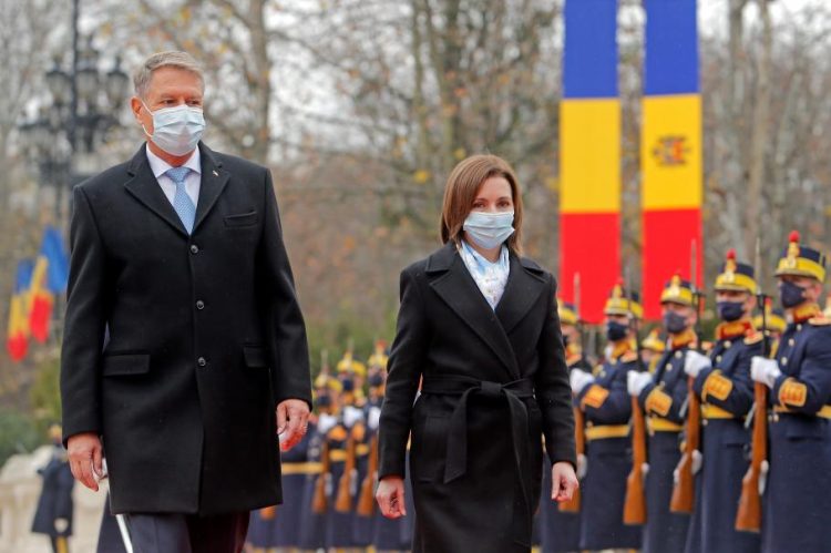 Maia Sandu, mesaj de Ziua Naţională a României: „Să mergem spre viitor împreună”