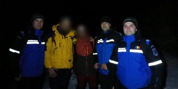 Turişti rătăciţi în Munţii Ţibleşului, recuperaţi de jandarmi – foto