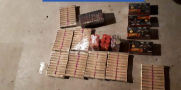 Percheziție domiciliară. Ce au găsit poliţiştii Serviciului Arme, Explozivi și Substanțe Periculoase în casa unui borşean de 31 de ani