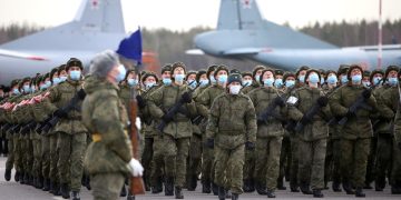 Rusia a concentrat la granița cu Ucraina zeci de mii de militari