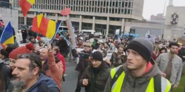 Proteste cu mii de români la Bruxelles față de măsurile anti-COVID