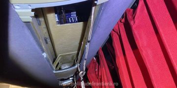 Unde se mai ascund ţigările de contrabandă? Peste 9.000 pachete găsite în instalația de climatizare a unui autocar