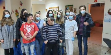 „Tombolă de Crăciun”, proiect al elevilor de la CN „Vasile Lucaciu” pentru susținerea copiilor cu dizabilități