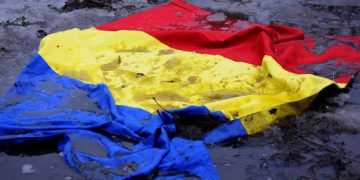 Nu, nu noi suntem Țara!