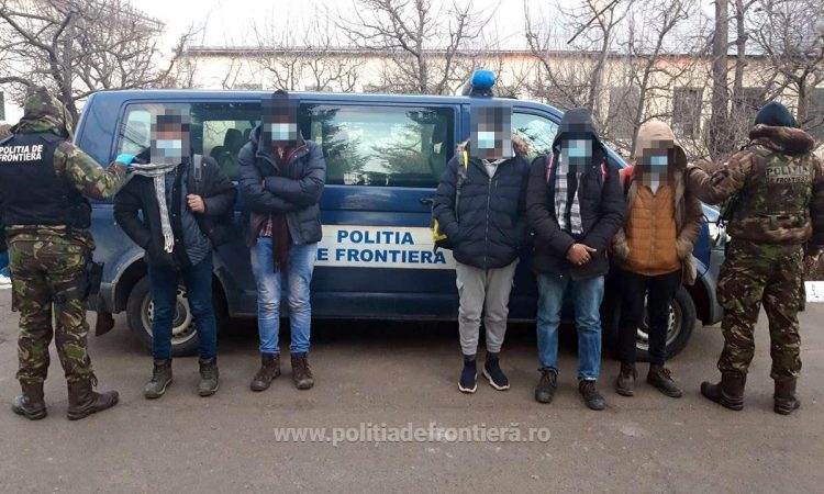 Nouă cetăţeni din Pakistan opriți la frontiera cu Ucraina