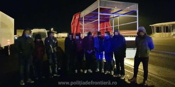 38 de cetăţeni străini depistați în timp ce intenționau să treacă ilegal granița cu Ungaria