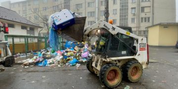 ACȚIUNE DE AMPLOARE DUPĂ REVELION – Primăria Baia Mare se descurcă pe cont propriu. A început curățenie la punctele de colectare
