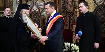 Înaltpreasfințitul Arhiepiscop și Mitropolit Andrei, distins de primarul Cătălin Cherecheș cu titlul de Cetățean de Onoare al Municipiului Baia Mare