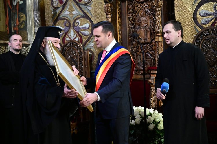 Înaltpreasfințitul Arhiepiscop și Mitropolit Andrei, distins de primarul Cătălin Cherecheș cu titlul de Cetățean de Onoare al Municipiului Baia Mare