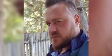 Polițistul drogat care a mers în uniformă la o prostituată și a refuzat să plătească, a comis și un accident