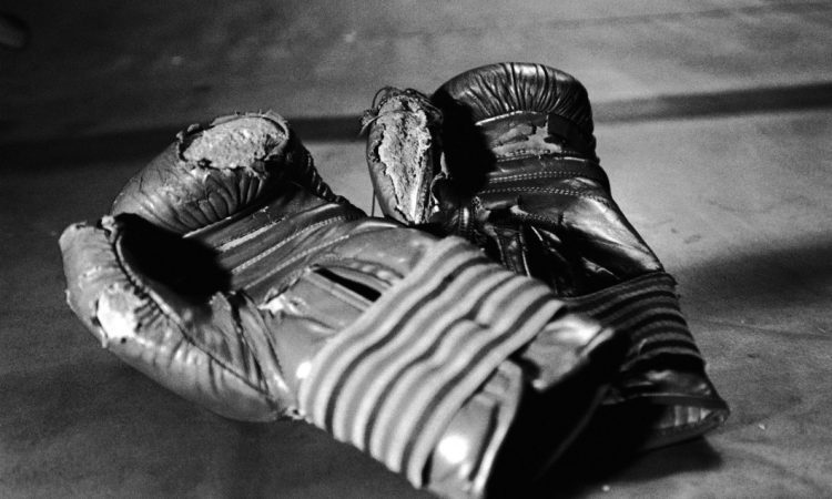 De ce a fost adus în lanțuri în România Ștefan Achim, fost luptător în K1 acuzat de crimă