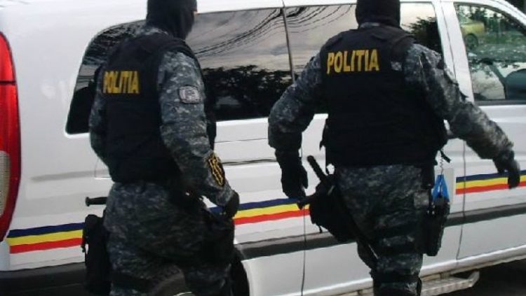 Opt percheziţii efectuate în judeţul Maramureş într-un dosar de contrabandă