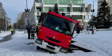 SATU MARE: Două autoutilitare MAI au ajuns într-o fântână arteziană în timp ce erau în misiune