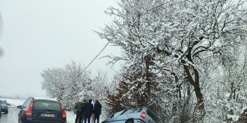 Accident în Ardusat. Un autoturism a intrat în șanț