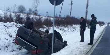 Accident în Ariniș! Iarna revine în forță în Maramureș