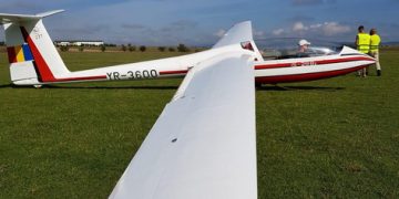 Cursuri gratuite de zbor și salt cu parașuta pentru tinerii din Maramureș