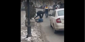 Pumni și picioare ca în Vestul Sălbatic. Imagini incredibile surprinse la Sighetu Marmației