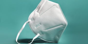 Măștile FFP 2 ar putea deveni obligatorii în România. Ce măsuri pregăteşte Guvernul după ce numărul de îmbolnăviri a explodat