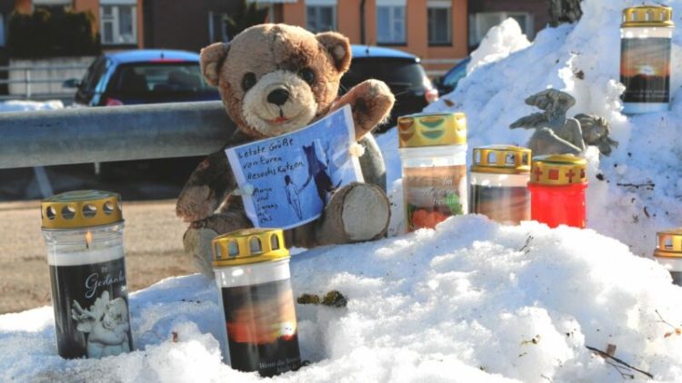 Crimă din gelozie în Austria. O mamă din Maramureș și fiul ei de 5 ani au fost spulberați de o șoferiță, româncă și ea