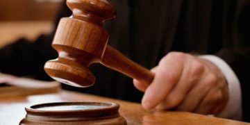 Un tată nevaccinat din Canada şi-a pierdut dreptul de a-şi vedea copilul de 12 ani