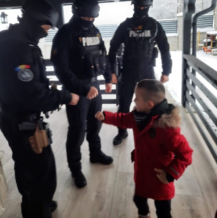 Vis împlinit! Surpriză de proporţii făcută de luptătorii S.A.S. Maramureș pentru un copil de ziua lui