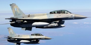 NATO trimite avioane şi nave pentru a întări apărarea în Europa de Est