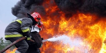 Locomotiva unui tren Regio a luat foc la Mireşu Mare. Călătorii s-au autoevacuat