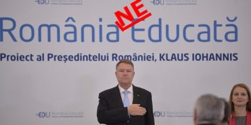 România needucată: Profesori universitari care nu știu ține un mouse în mână, dar fac cursuri online