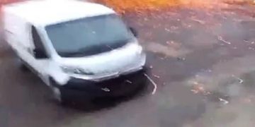 VIDEO: Un copil care mergea pe bicicletă, omorât de un obuz rusesc în Ucraina