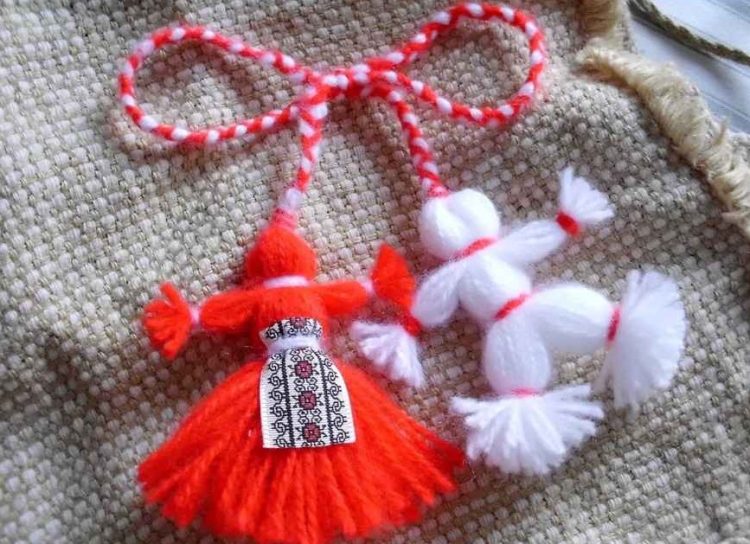 Ateliere de confecționat mărțișoare, la Muzeul Județean de Etnografie și Artă Populară Maramureș