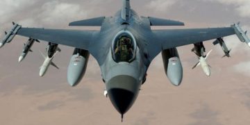 Un avion de luptă al Armatei ucrainene a fost forțat să aterizeze la baza aeriană din Bacău