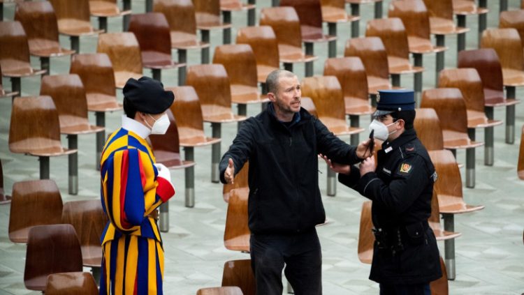 Un bărbat a întrerupt audiența Papei Francisc de la Vatican. A strigat în sală: „Aceasta nu este Biserica lui Dumnezeu”