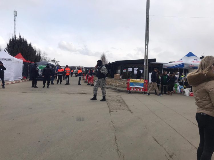 Bre, sunteți nebuni? Dezorganizarea autorităților blochează vama Sighet