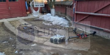 O dronă care transporta țigări de contrabandă a aterizat în curtea unei femei