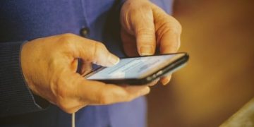 ATENŢIE! O nouă metodă de înșelăciune. Cum a fost păcălită o băimăreancă de 72 de ani de doi aşa-zişi americani