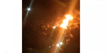 Au început bombardamentele în Donbas. Liderii separatiştilor din Doneţk şi Luhansk anunţă evacuarea în masă a civililor către Rusia