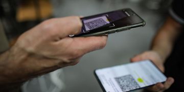 Când devine doza a treia obligatorie pentru a avea acces la restaurant sau mall în România