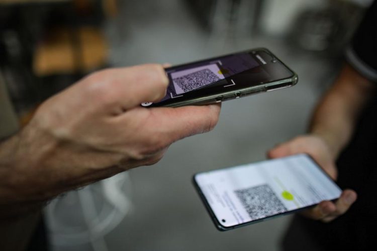 Când devine doza a treia obligatorie pentru a avea acces la restaurant sau mall în România