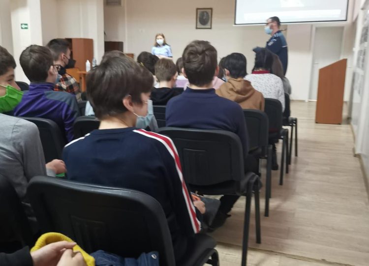 Dezbateri la „Eminescu” și „Lucaciu” pe tema bullying și cyberbullying