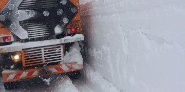 Află cum este vremea şi cum se circulă în judeţ. Se acţionează cu freza pentru lărgirea părții carosabile în Pasul Gutâi – foto