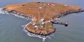 Cum au murit eroic grănicerii ucraineni de pe Insula Şerpilor. Schimbul de replici dintre invadatorii ruşi şi un grănicer ucrainean – audio