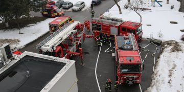 Incendiu la etajul al treilea al Spitalului Județean de Urgență din Baia Mare. Exercițiu cu forţe și mijloace
