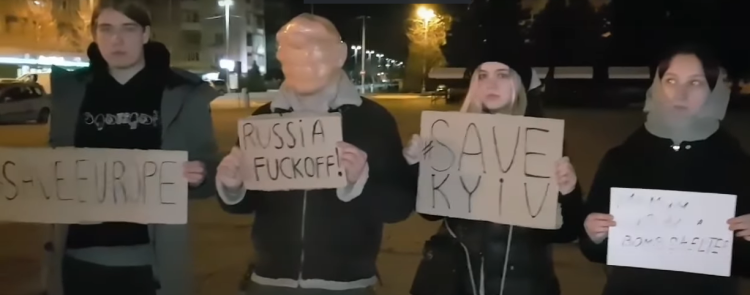 STRIGĂT DE AJUTOR – 4 TINERI UCRAINENI DIN KIEV REFUGIAȚI ÎN BAIA MARE TRANSMIT UN MESAJ SFÂȘIETOR ÎNTREGII EUROPE