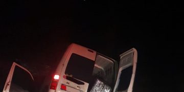 Şi-a abandonat maşina ticsită cu ţigări de contrabandă după ce a fost urmărit de polițiști