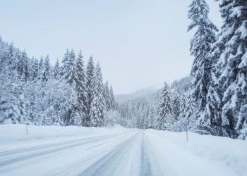 COD PORTOCALIU de viscol puternic la munte. Zăpadă troienită și vizibilitate redusă