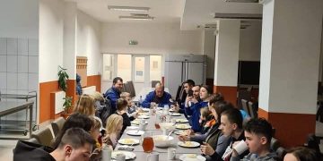 Mame şi copii din Ucraina, găzduiţi în campusul Liceului Teoretic „Petru Rareș” din Tg. Lăpuş